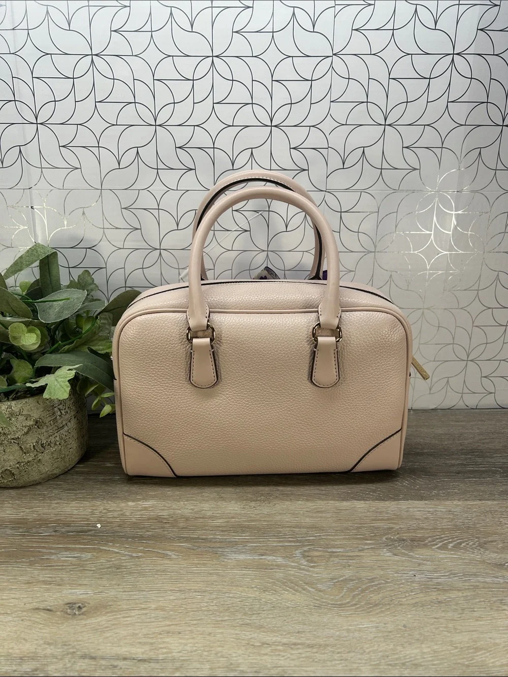 NWT Michael Kors Blush Pebble Leather Crossbody Bag with Gold Hardware